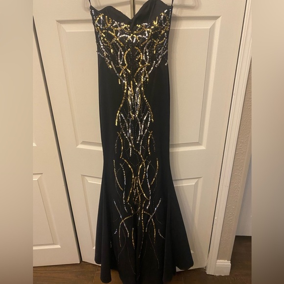 Jump Apparel Prom/Formal Strapless Dress/ Size 1/2 - Picture 3 of 6